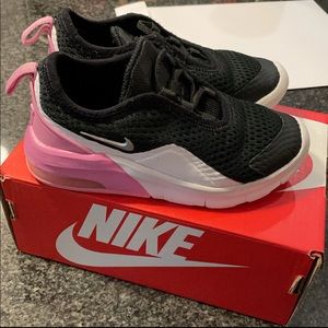 Toddler Nike air shoes